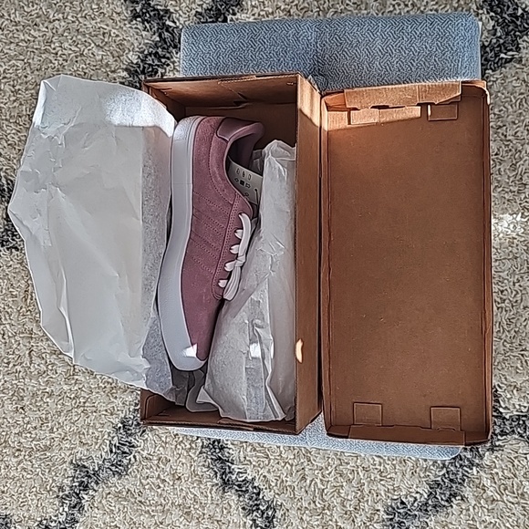 Adidas Women's Vulcraid3r Suede Skateboard Shoes - Picture 2 of 4